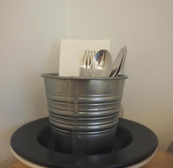 标准单人间, Pension Urkia