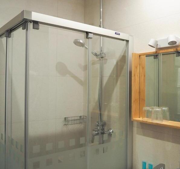 带阳台的三人标准间, Pension Urkia