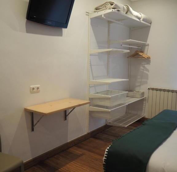 带阳台的三人标准间, Pension Urkia