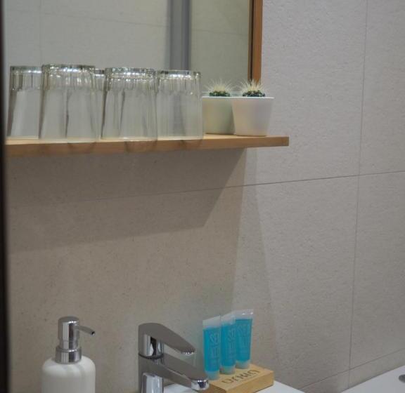 标准单人间, Pension Urkia