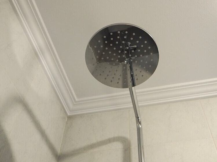 标准单人间, Pension Urkia