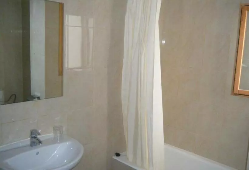 Camera Quadrupla Classica, Hostal Tierramar