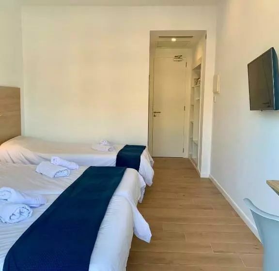 3-Bett-Standardzimmer, Hostal Alcina