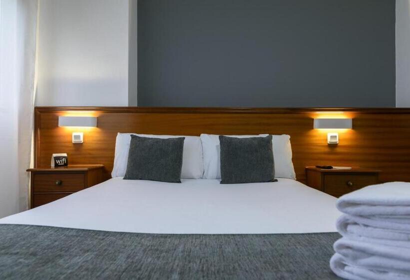 اتاق استاندارد یک نفره, Alda Narón