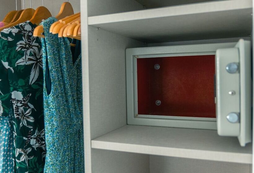 اتاق استاندارد, D'or