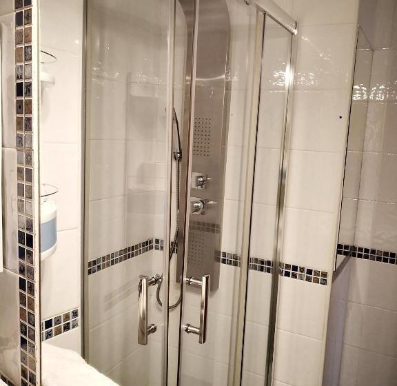 غرفة قياسية ثلاثية, Hostal Alcántara