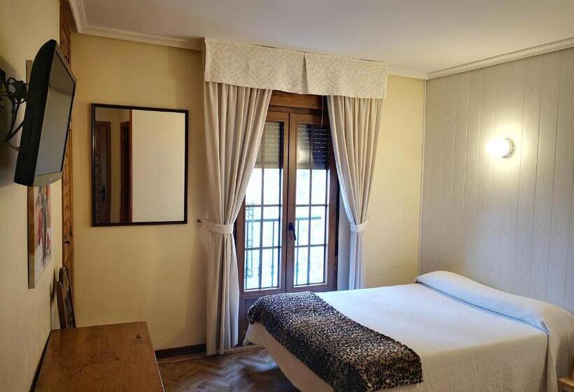 غرفة قياسية ثلاثية, Hostal Alcántara