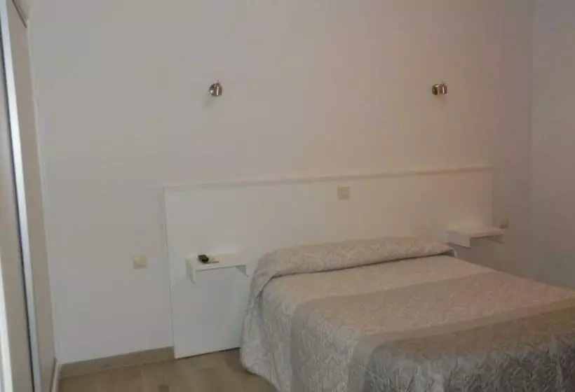 Standart Oda, Hostal Arias