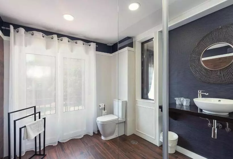 سوییت با چشم‌انداز دریا, Hostal Chelsea