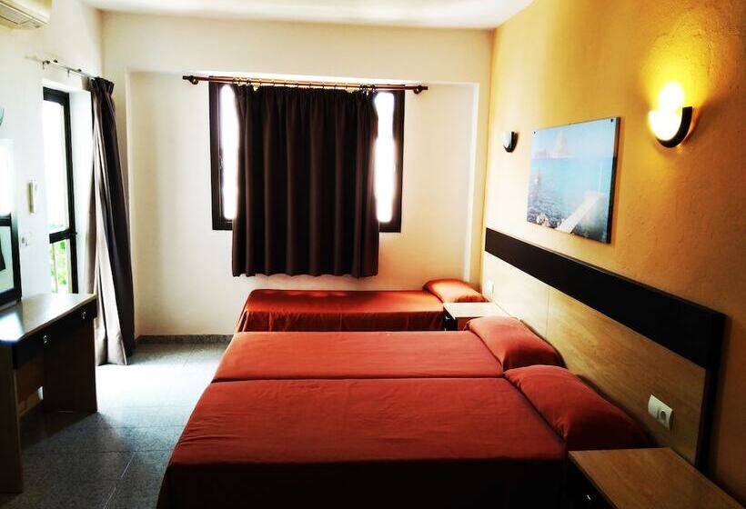 Номер Стандарт Трехместный, Hostal Horizonte