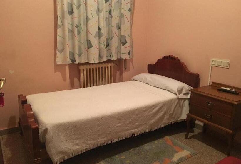 标准单人间, Hostal Moraleda