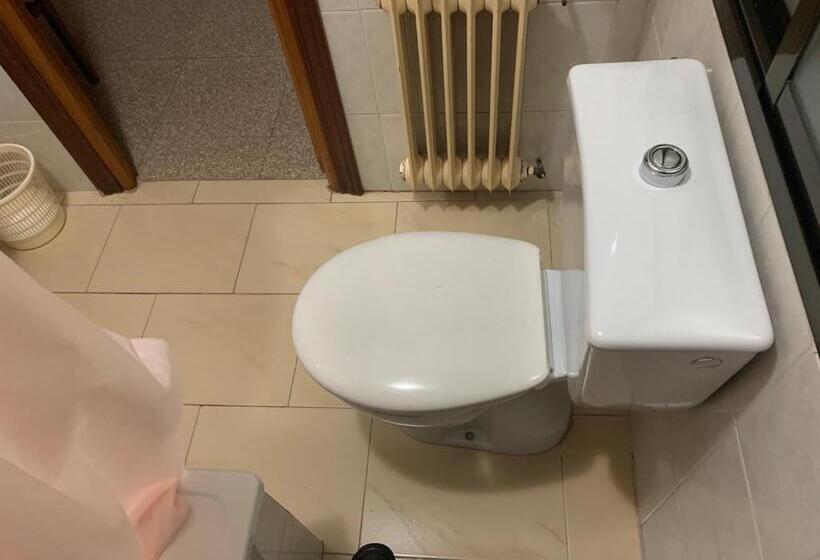 单人经济间, Hostal Moraleda