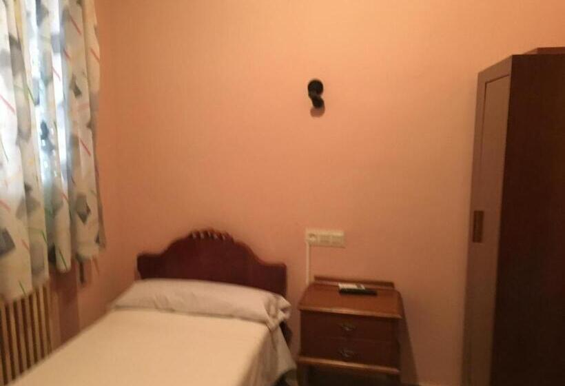 标准单人间, Hostal Moraleda