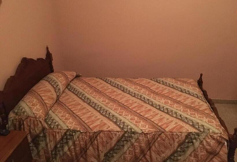 标准单人间, Hostal Moraleda