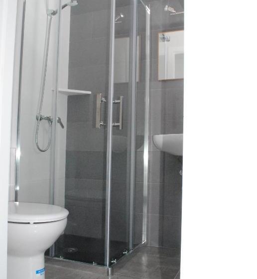 标准三人间, Hostal Paris Ciutadella