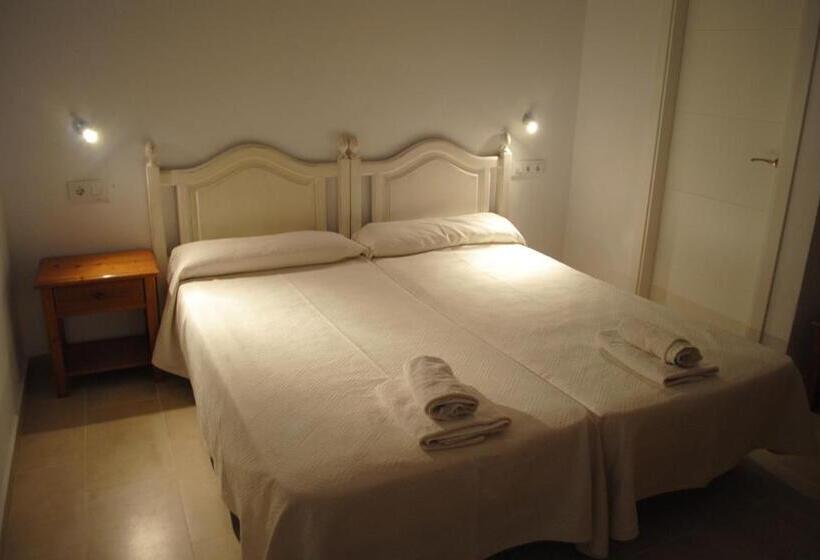 标准三人间, Hostal Paris Ciutadella