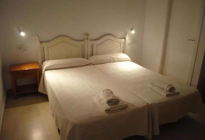 スタンダードトリプルルーム, Hostal Paris Ciutadella