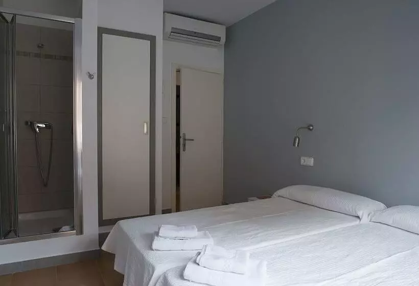 اتاق استاندارد با سرویس بهداشتی مشترک, Hostal Ripoll Ibiza