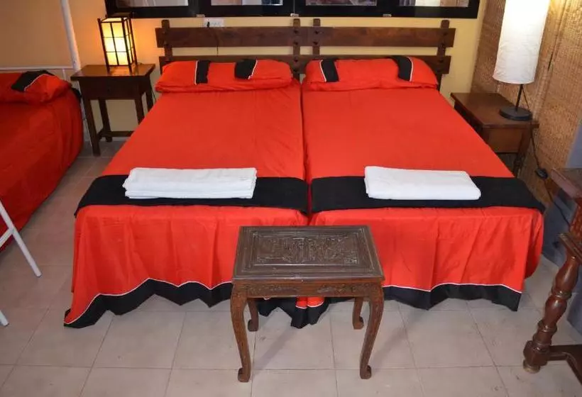 اتاق خانوادگی, Residencia Santiago Mallorca