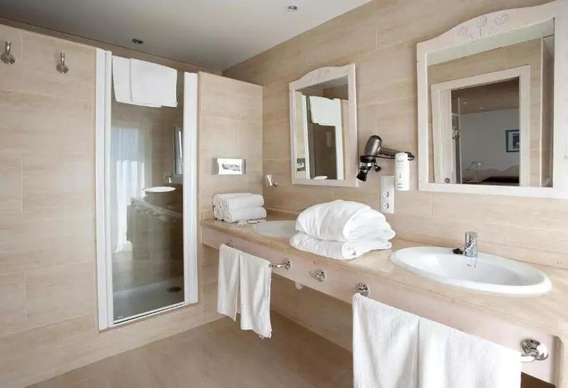 سوییت با چشم‌انداز دریا, & Spa Entre Pinos Adults Only