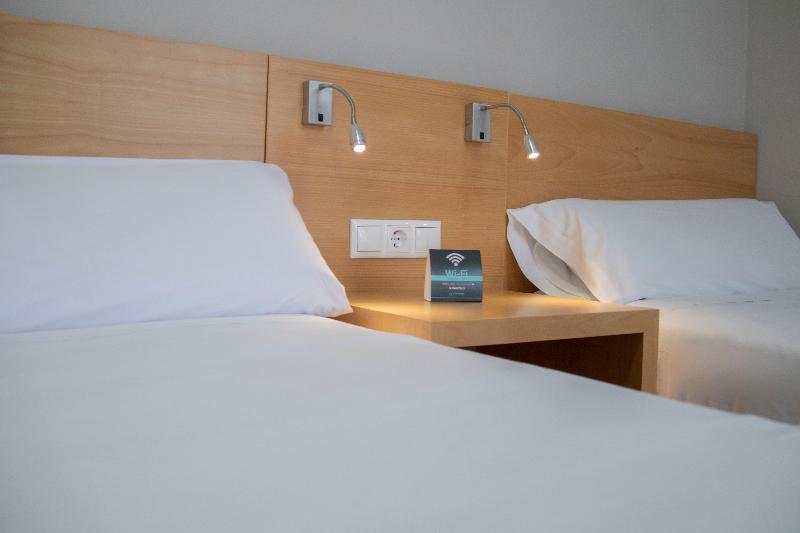 اتاق استاندارد سه نفره, Alda Alborán Rooms