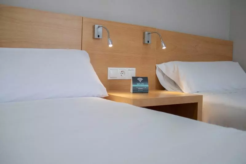 اتاق استاندارد سه نفره, Alda Alborán Rooms
