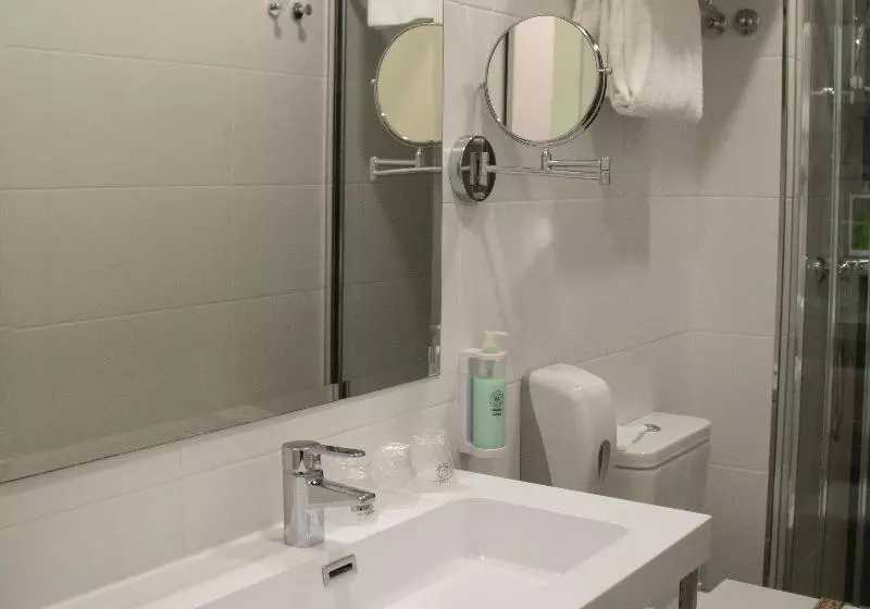 اتاق استاندارد سه نفره, Alda Alborán Rooms