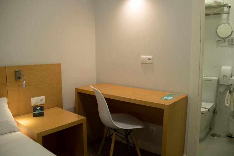 اتاق استاندارد یک نفره, Alda Alborán Rooms