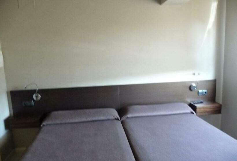 스탠다드 룸 더블 침대 2개, Pensión Restaurante O Retiro