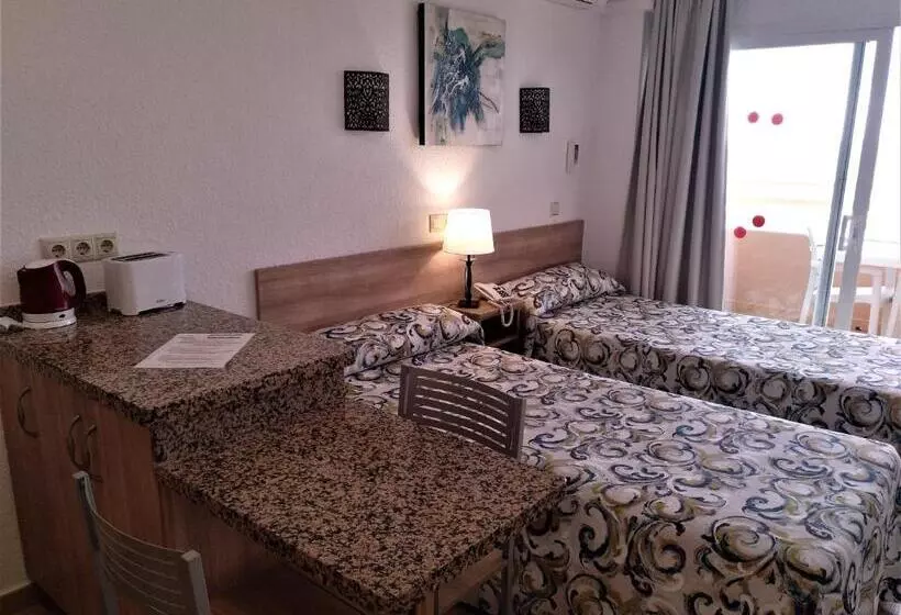 استودیوی استاندارد با چشم‌انداز دریا, Apartamentos Stella Maris