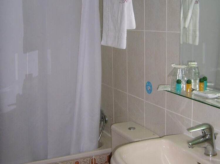 اتاق استاندارد یک نفره, Hostal Centro Sol Madrid