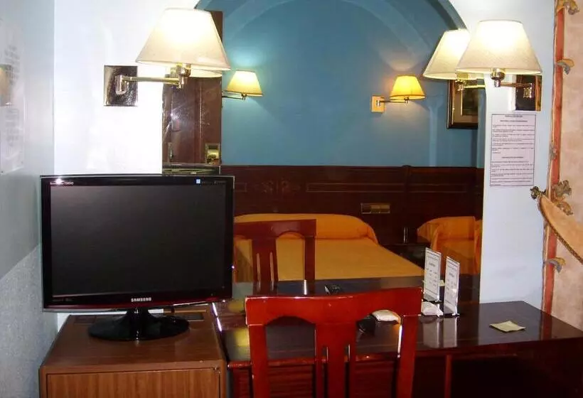 اتاق استاندارد سه نفره, Hostal Centro Sol Madrid