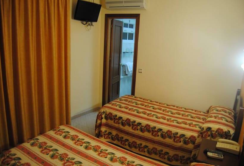 اتاق استاندارد, Hostal Italia
