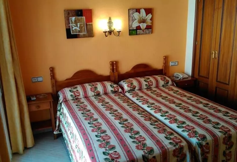 اتاق استاندارد, Hostal Italia