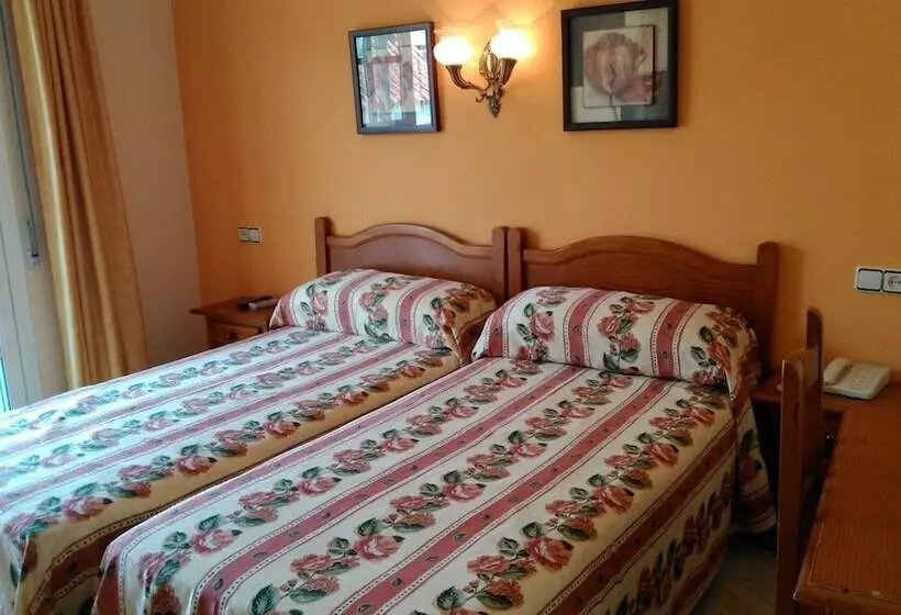 اتاق استاندارد, Hostal Italia