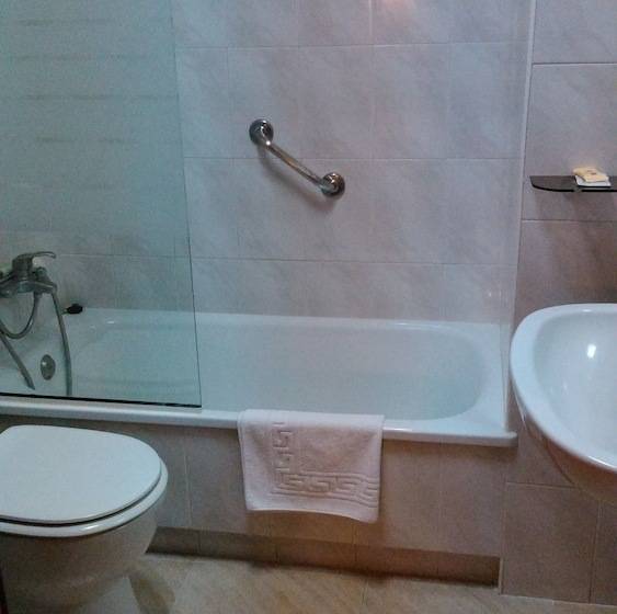 اتاق استاندارد, Hostal Italia