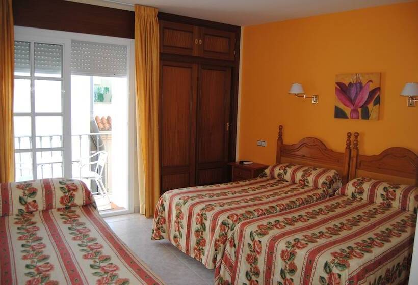 اتاق استاندارد سه نفره, Hostal Italia