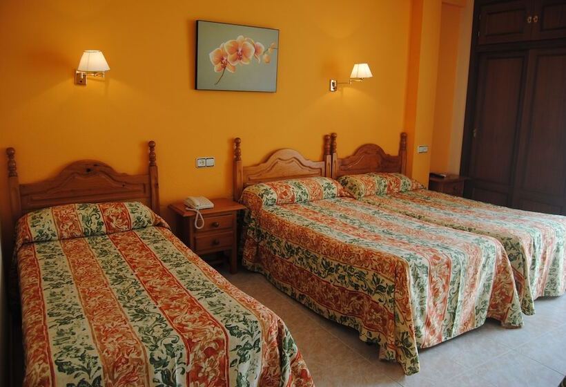 اتاق استاندارد سه نفره, Hostal Italia