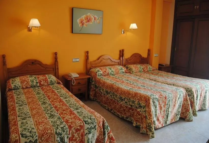 اتاق استاندارد سه نفره, Hostal Italia