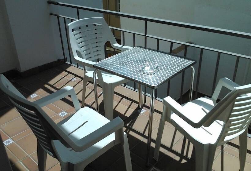 اتاق استاندارد سه نفره, Hostal Italia