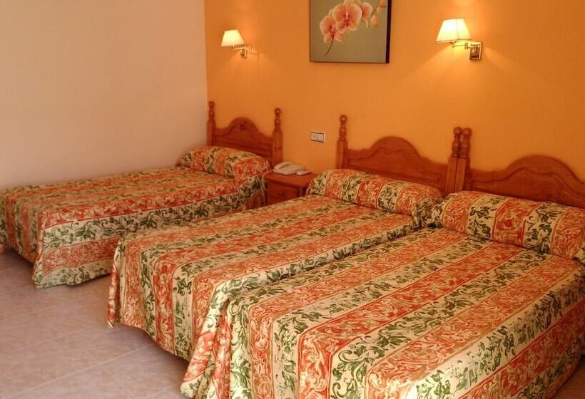 スタンダードトリプルルーム, Hostal Italia