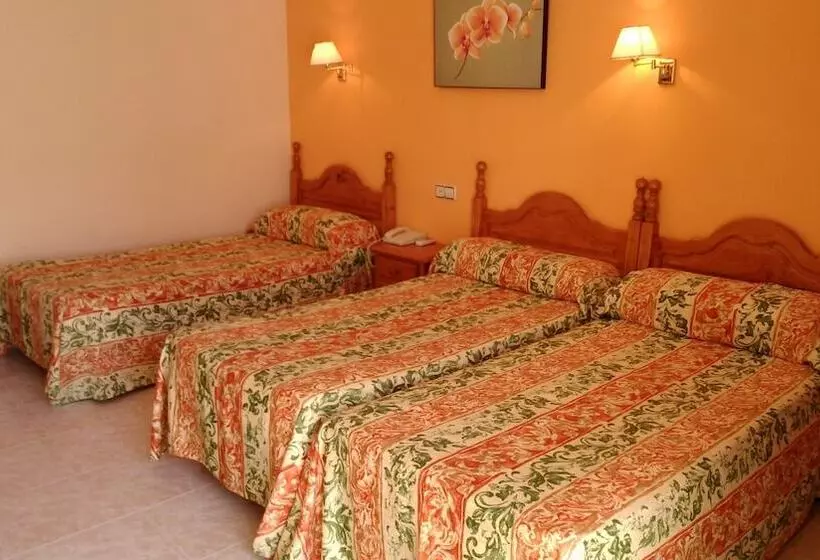 اتاق استاندارد سه نفره, Hostal Italia