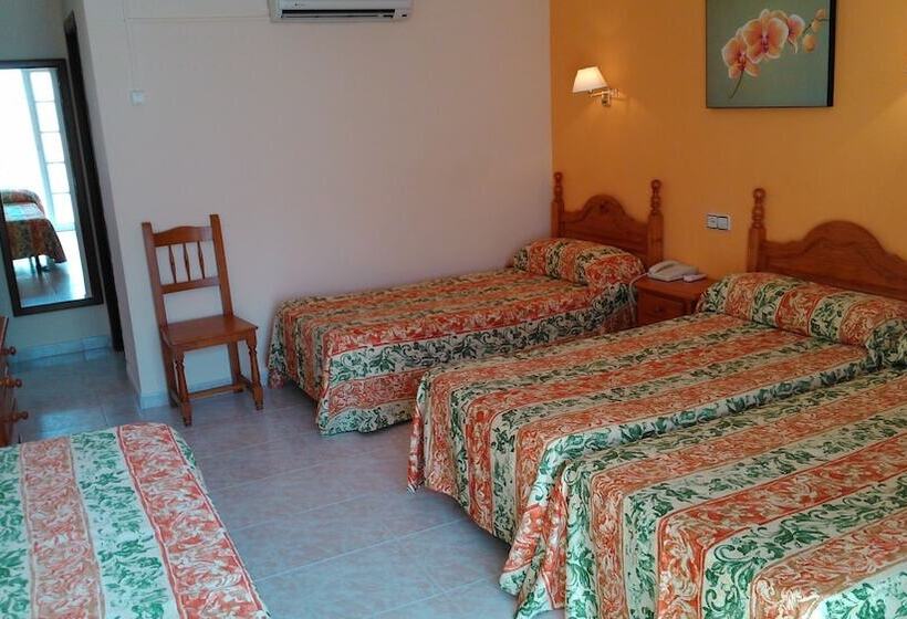 اتاق استاندارد سه نفره, Hostal Italia