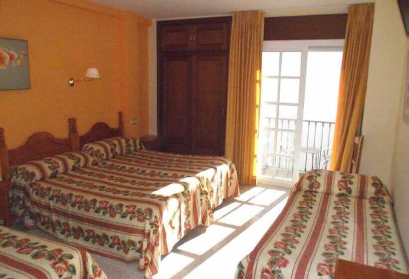 اتاق استاندارد سه نفره, Hostal Italia