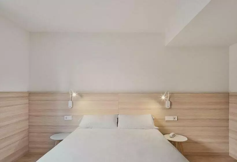 اتاق استاندارد یک نفره, Hostal Lami