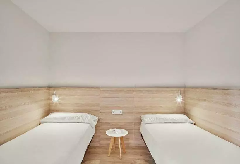 اتاق استاندارد یک نفره, Hostal Lami
