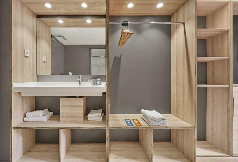 Номер Стандарт Трехместный, Hostal Lami