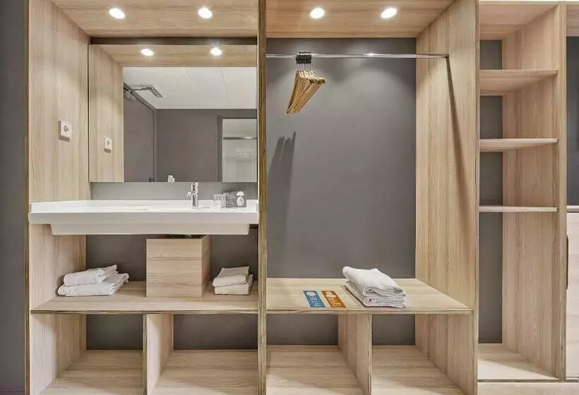 اتاق استاندارد سه نفره, Hostal Lami