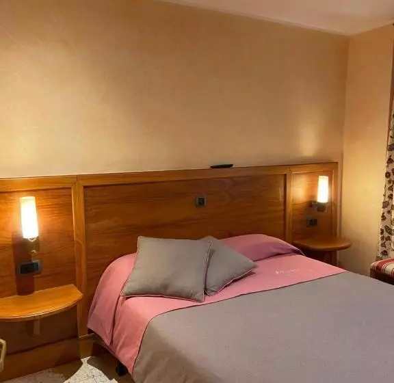 اتاق استاندارد, Hostal Montaña