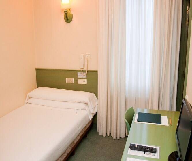 اتاق عادی یک تخته, Hostal Navarra